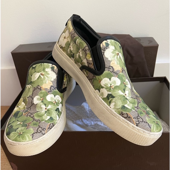 Gucci slippers.Made of canvas, Green Blooms Print flowers. - Picture 3 of 6
